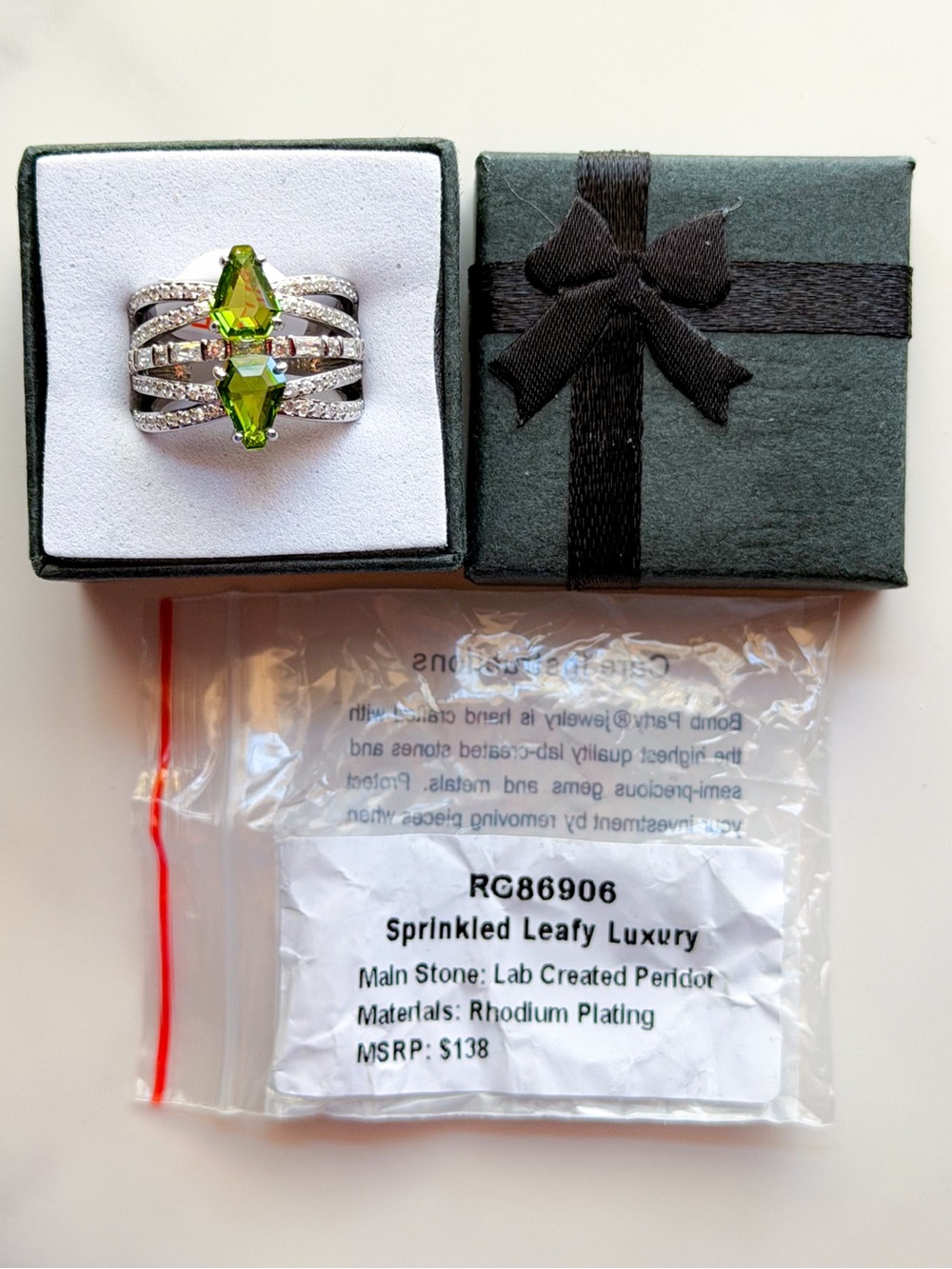 💚🆕 Bomb Party Sprinkled Leafy Luxury Peridot Ring Size 6 August Birthstone